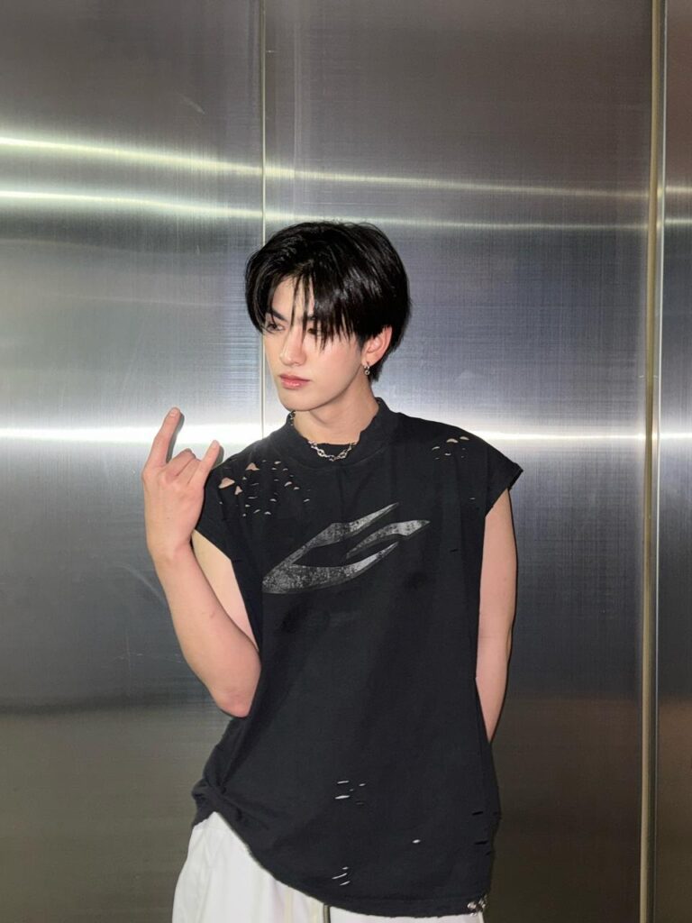 15956470 1851075 2345